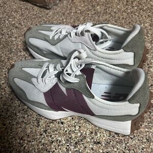 New Balance 327 sneakers in off white/burgundy